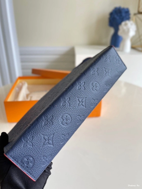 POCHETTE LOUIS VUITTON VOYAGE 0813